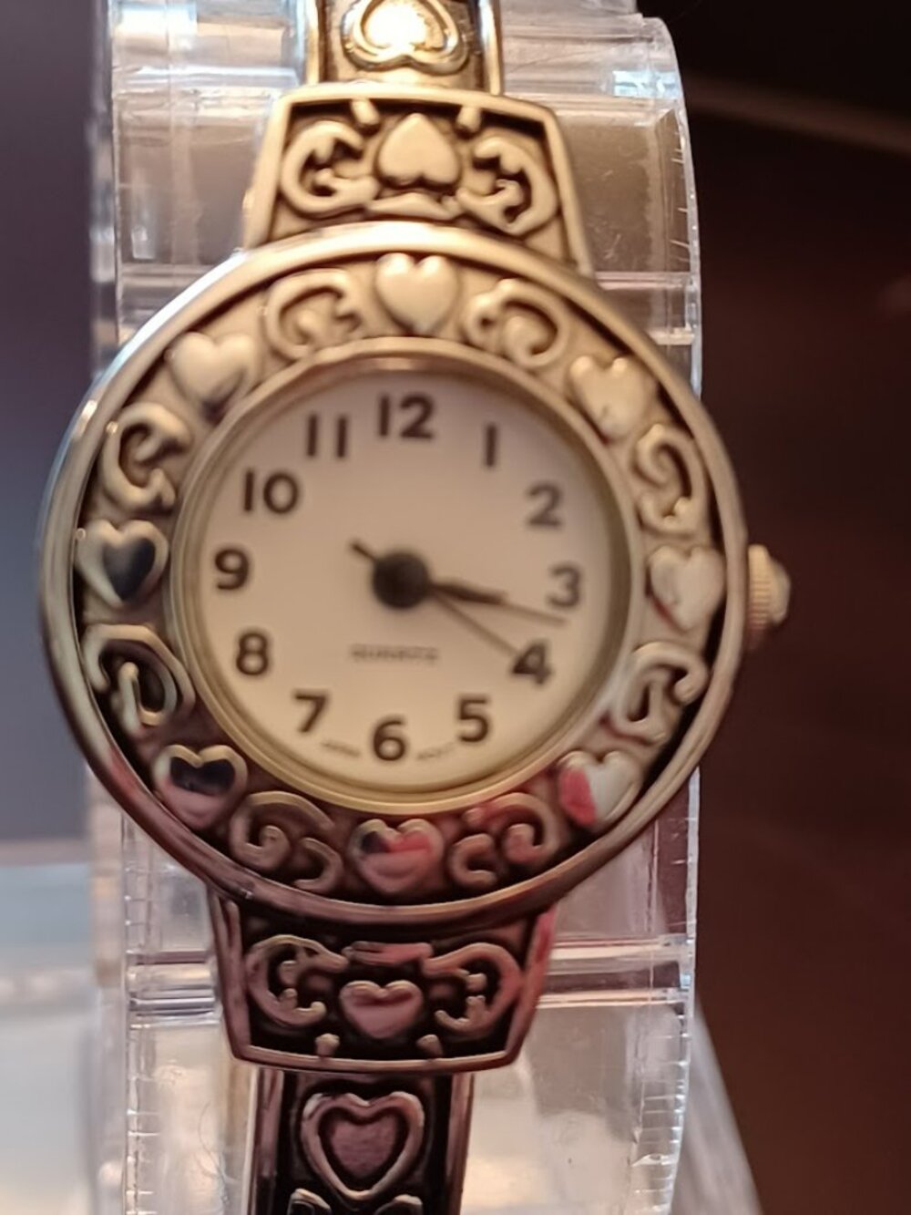Vintage Ladies AVON Silver Tone Bangle Watch with Heart Motif - WORKS! - Picture 5 of 10
